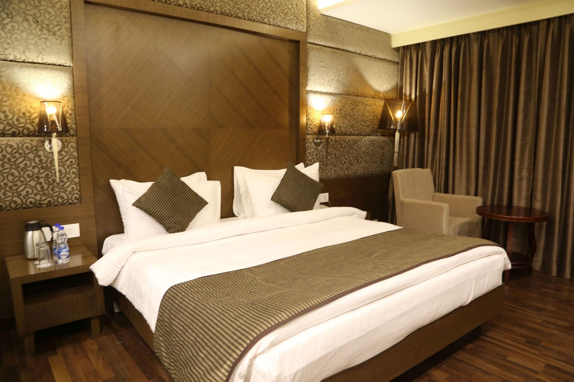 The Fern Residency Mundra Hotel Buitenkant foto