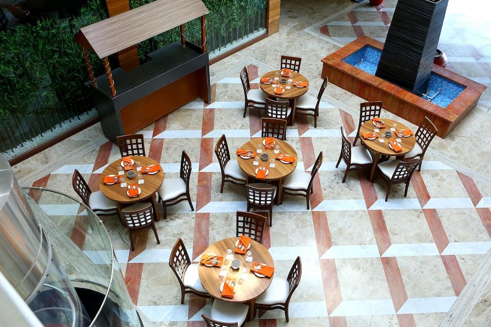 The Fern Residency Mundra Hotel Buitenkant foto