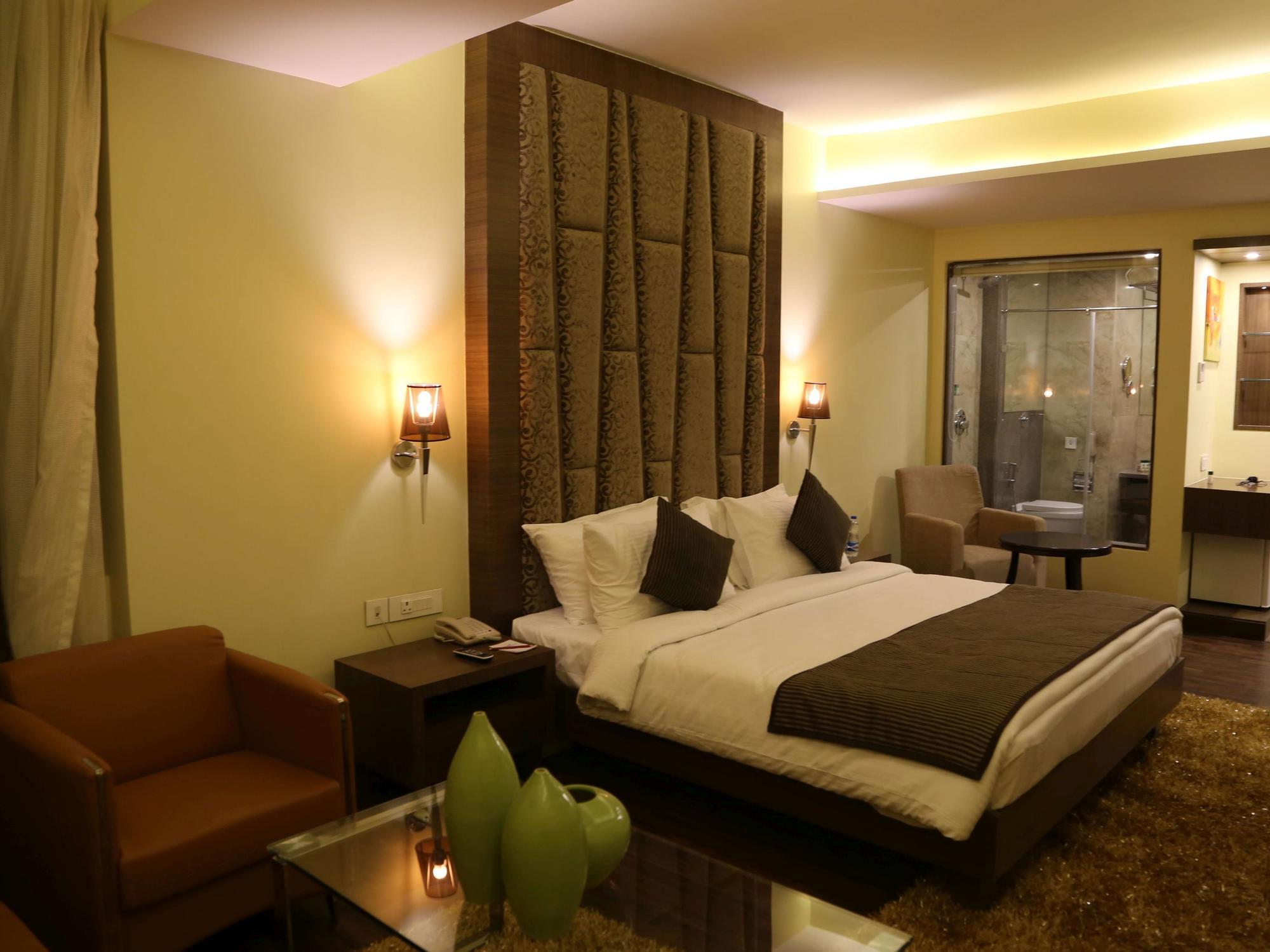 The Fern Residency Mundra Hotel Buitenkant foto
