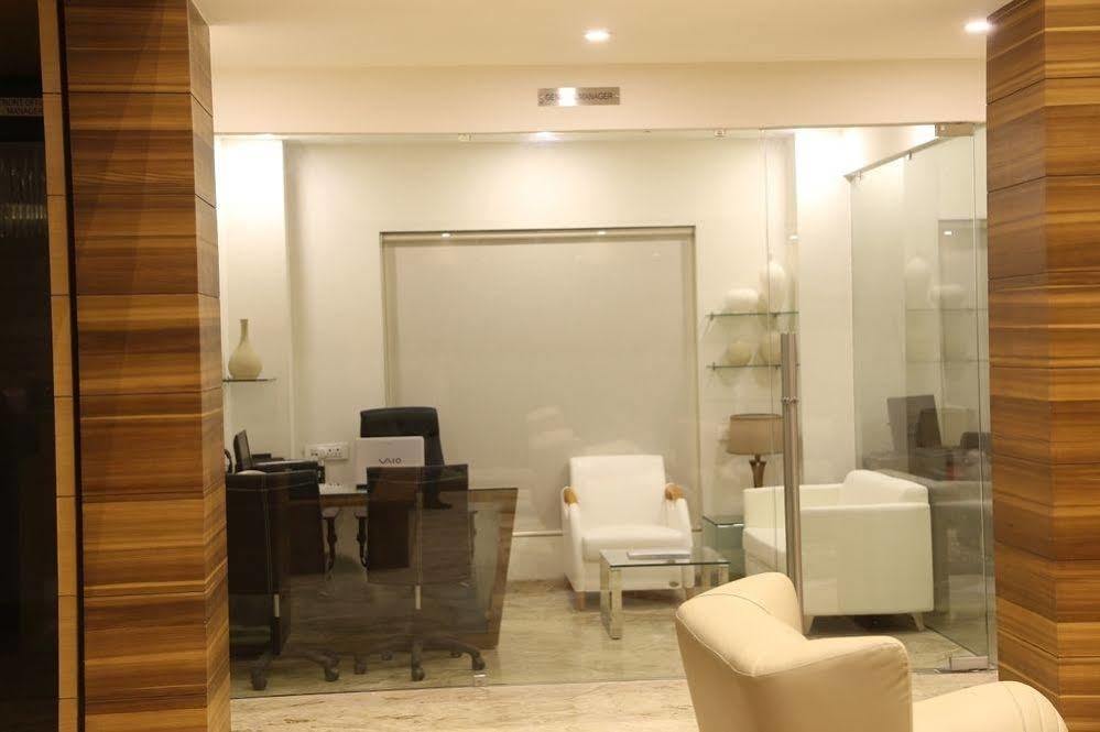 The Fern Residency Mundra Hotel Buitenkant foto