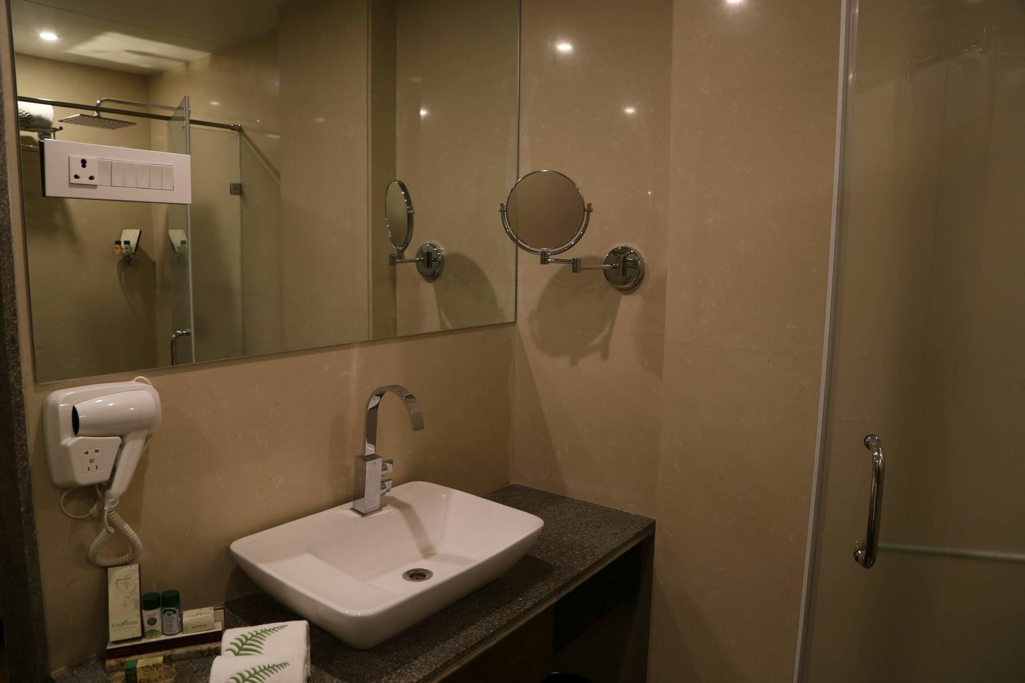 The Fern Residency Mundra Hotel Buitenkant foto