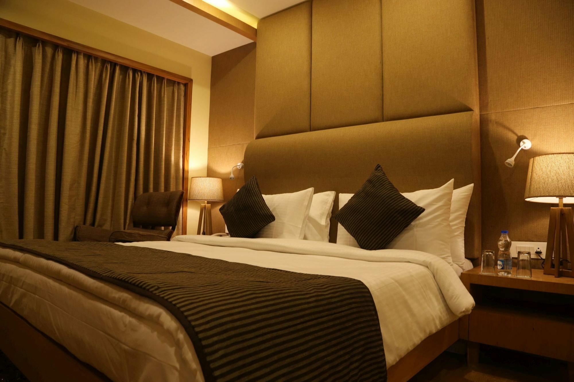 The Fern Residency Mundra Hotel Buitenkant foto